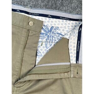 Tommy Bahama Men's Flat Front Khaki‎ Shorts Size 42 Casual Comfort